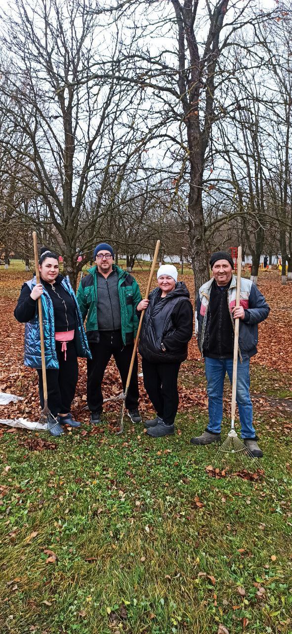 Юлия Кожухарь: Сегодня в селе Каменка Новопсковского муниципального округа провели осенний субботник "Праздник чистоты, порядка и отличного настроения!!!" Юлия Кожухарь: Сегодня в селе Каменка Новопсковского муниципального округа провели осенний субботник "Праздник чистоты, порядка и отличного настроения!!!"