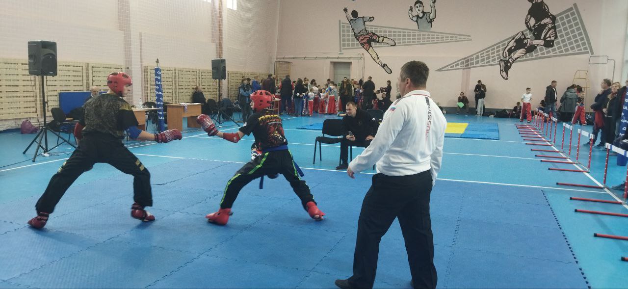 Алчевск принимает республиканские соревнования по кикбоксингу Алчевск принимает республиканские соревнования по кикбоксингу