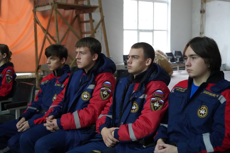 Старт курса «Первоначальная подготовка добровольцев в ЧС» в преддверии Дня рождения Луганского РО ВСКС Старт курса «Первоначальная подготовка добровольцев в ЧС» в преддверии Дня рождения Луганского РО ВСКС