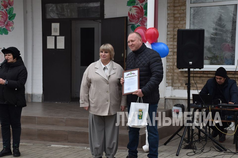 В Белокуракино открыли новую досуговую площадку В Белокуракино открыли новую досуговую площадку