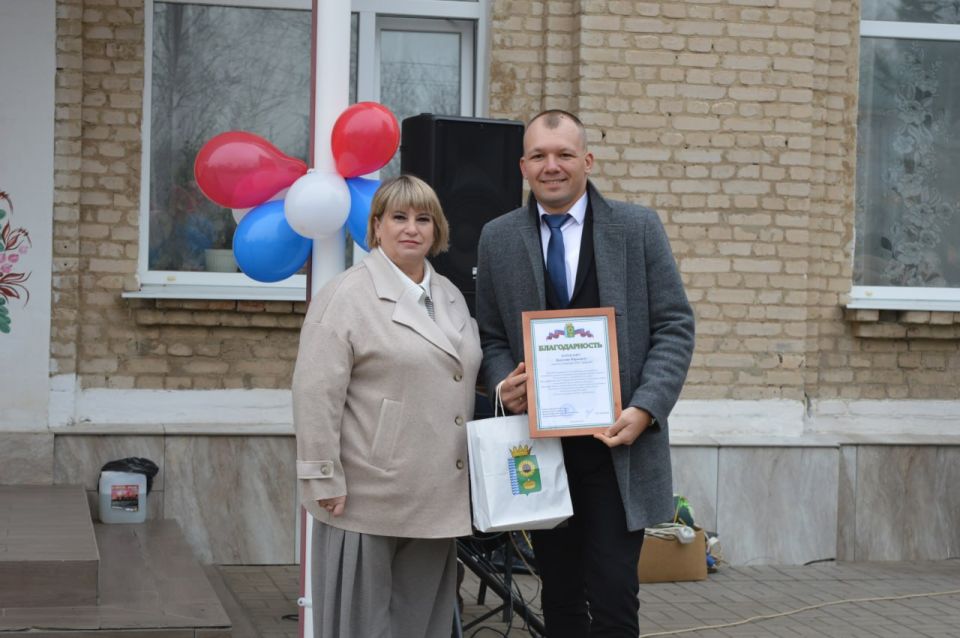В Белокуракинском муниципальном округе состоялось открытие новой детской площадки, созданной в рамках проекта «Формирование комфортной городской среды» В Белокуракинском муниципальном округе состоялось открытие новой детской площадки, созданной в рамках проекта «Формирование комфортной городской среды»