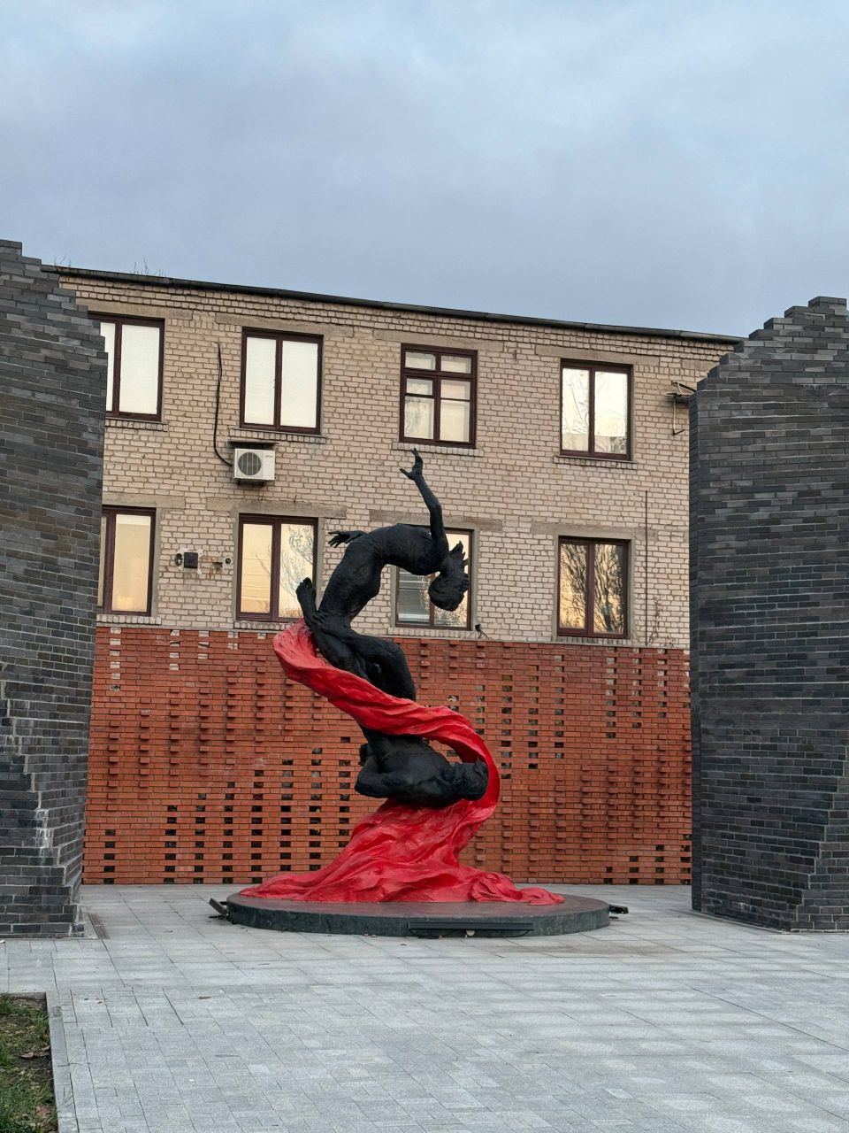 Донецкая региональная общественная организация по развитию социально-культурных проектов "Русский центр" совместно с Автономной некоммерческой организацией продюсерский центр "Интеграция" проводят важный форум "Культура... Донецкая региональная общественная организация по развитию социально-культурных проектов "Русский центр" совместно с Автономной некоммерческой организацией продюсерский центр "Интеграция" проводят важный форум "Культура...