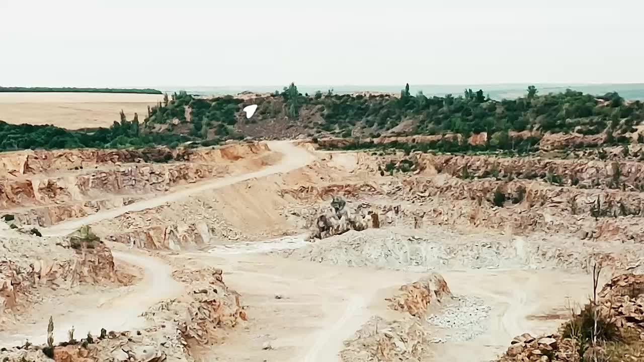 6 В ПОЛЬЗУ РАБОЧИХ ИЛИ КАРЬЕРА НА КАРЬЕРЕ