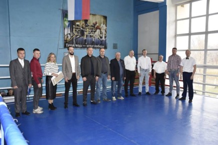 На базе Краснолучского комплекса спортивных сооружений при поддержке Администрации ГО город Красный Луч и проекта «Детский спорт» состоялись значимые спортивные события – Открытое первенство по боксу Краснолучской...