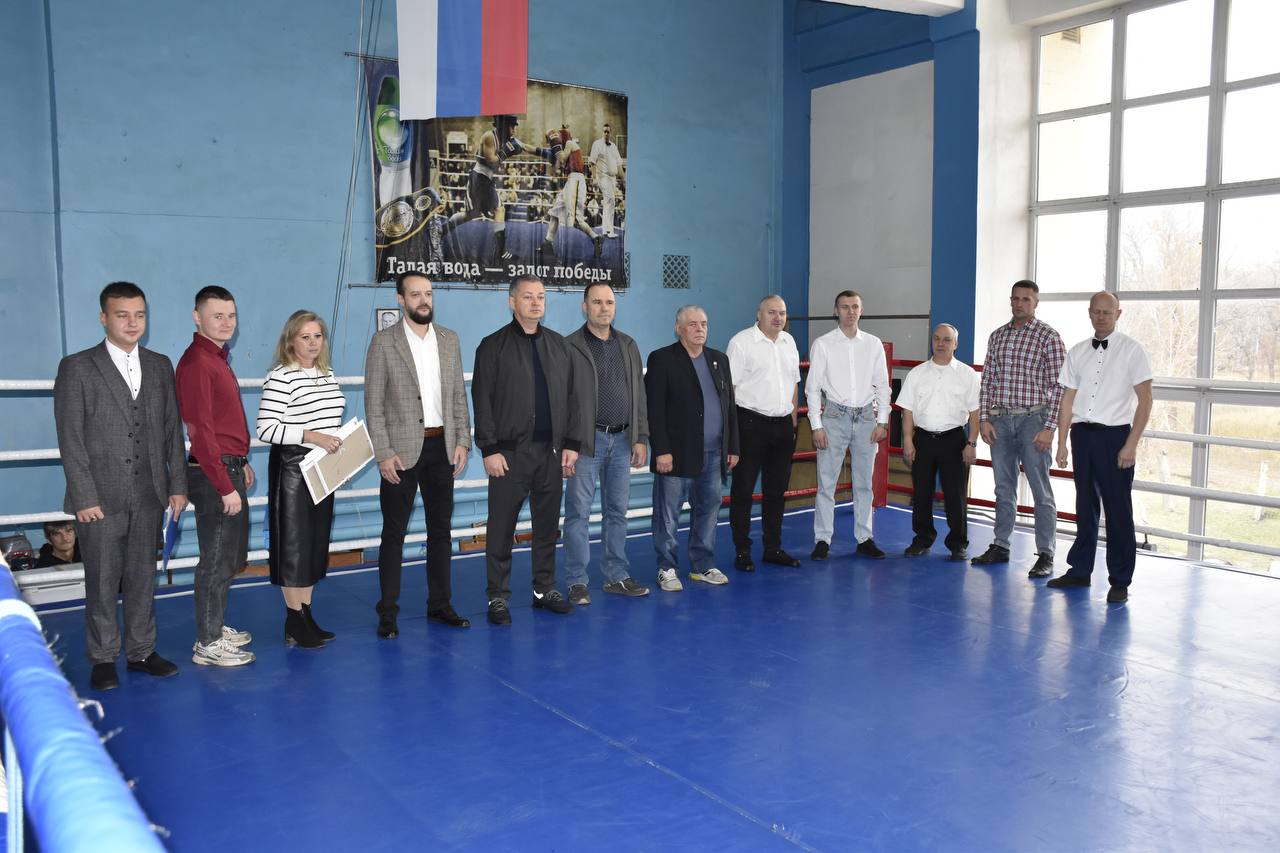 На базе Краснолучского комплекса спортивных сооружений при поддержке Администрации ГО город Красный Луч и проекта «Детский спорт» состоялись значимые спортивные события – Открытое первенство по боксу Краснолучской...