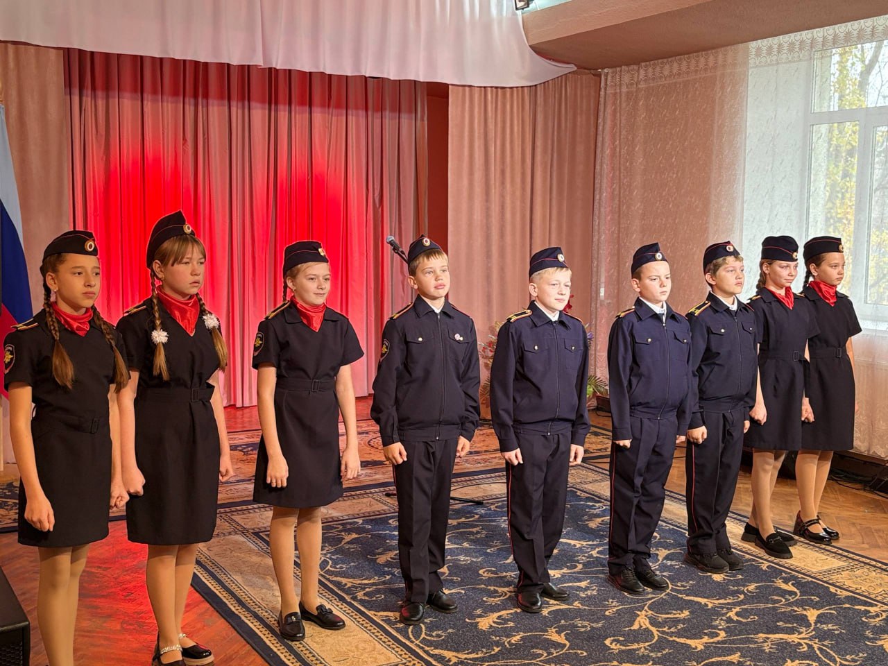 В преддверии Дня сотрудника органов внутренних дел Российской Федерации в Краснолучском Дворце культуры им.В.И.Ленина состоялся праздничный концерт В преддверии Дня сотрудника органов внутренних дел Российской Федерации в Краснолучском Дворце культуры им.В.И.Ленина состоялся праздничный концерт