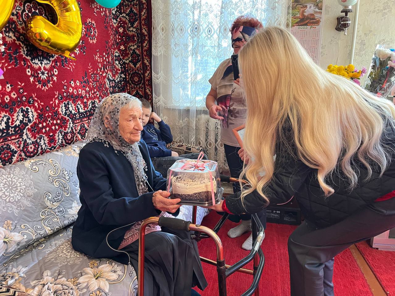 Поздравление ветерана труда с 95-летием Поздравление ветерана труда с 95-летием