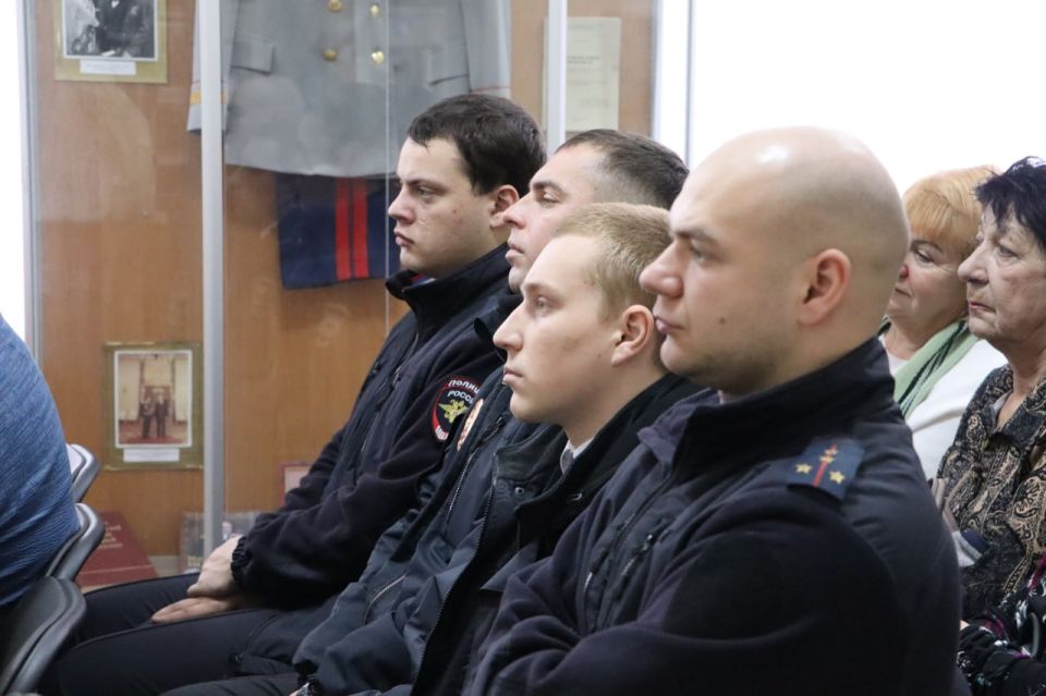 В Стаханове почтили память Николая Щёлокова — нашего знаменитого земляка В Стаханове почтили память Николая Щёлокова — нашего знаменитого земляка