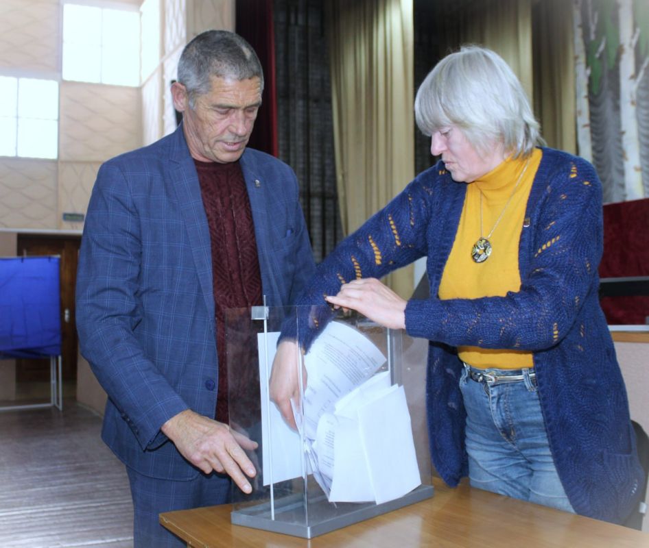 В Беловодске состоялась V Конференция местного отделения партии «Единая Россия» В Беловодске состоялась V Конференция местного отделения партии «Единая Россия»