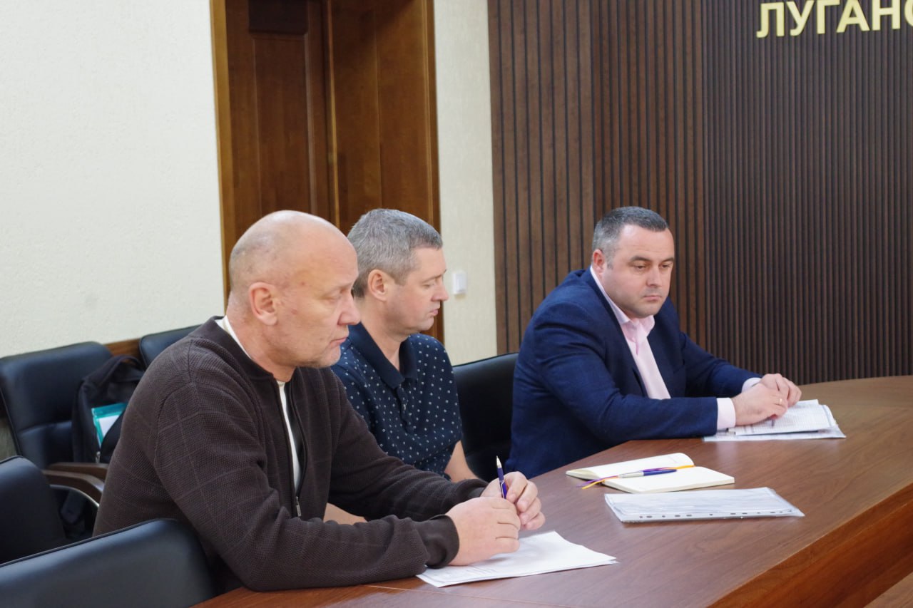 В администрации состоялась важная рабочая встреча с представителями дорожных ведомств шеф-регионов В администрации состоялась важная рабочая встреча с представителями дорожных ведомств шеф-регионов