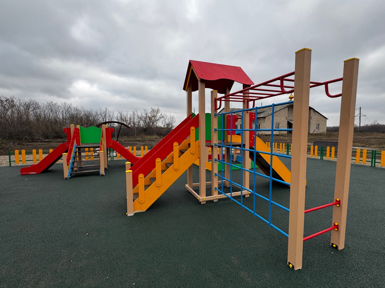 Евгений Бондарь: В Волнухино проверили ход благоустройства нового общественного пространства Евгений Бондарь: В Волнухино проверили ход благоустройства нового общественного пространства