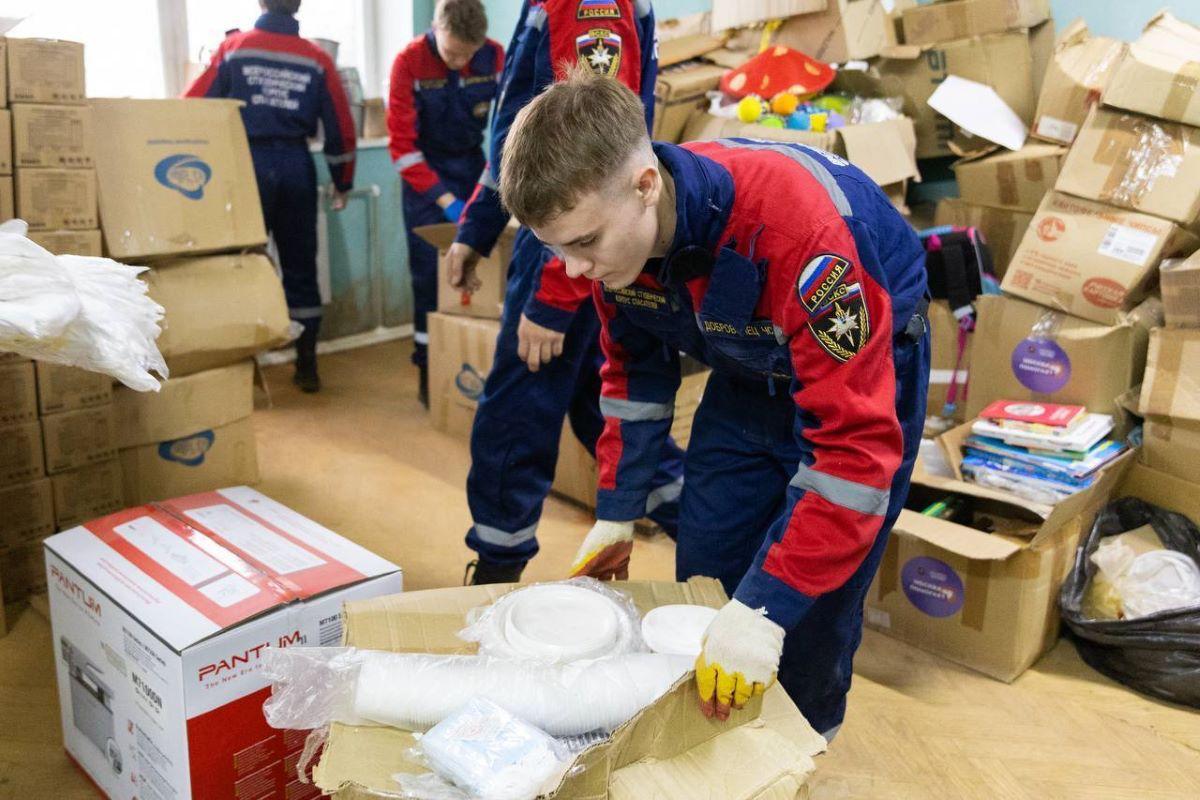 Студенты и сотрудники ДВФУ собрали 68 кг помощи для морпехов Тихоокеанского флота Студенты и сотрудники ДВФУ собрали 68 кг помощи для морпехов Тихоокеанского флота