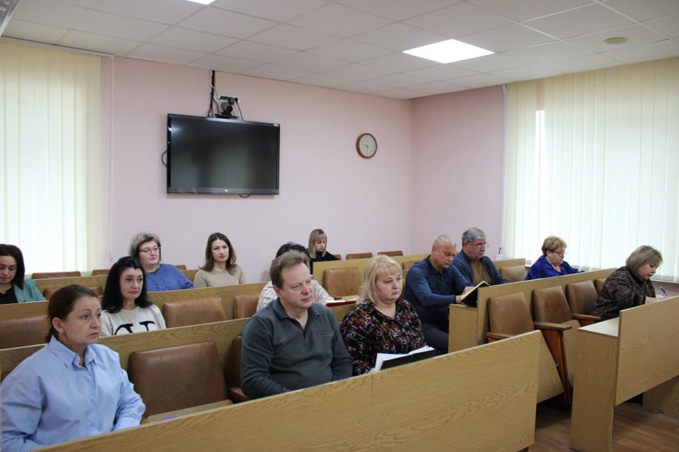 Сегодня Глава городского округа город Ровеньки Андрей Рубанцов провел плановое рабочее совещание с руководителями управлений администрации и структурных подразделений Сегодня Глава городского округа город Ровеньки Андрей Рубанцов провел плановое рабочее совещание с руководителями управлений администрации и структурных подразделений