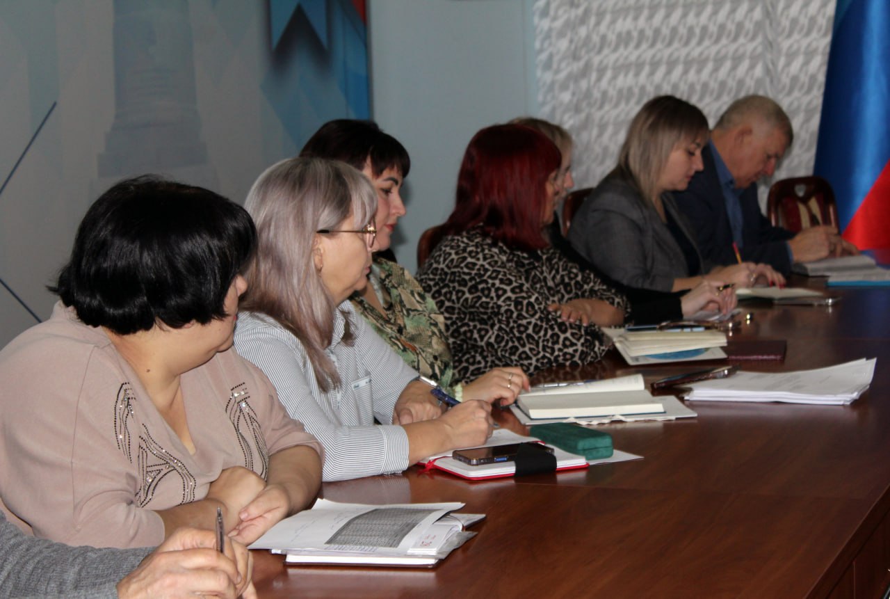 Сергей Козенко: Провел расширенное аппаратное совещание с участием руководителей структурных подразделений Администрации, начальников отделов и управлений по жизнеобеспечению населенных пунктов округа