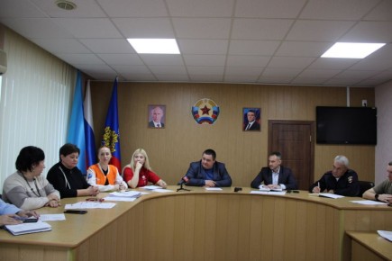 Ровеньки: Вектор развития молодежи и патриотизма на заседании Координационного совета