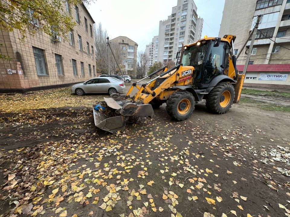 В рамках плана ремонта дорог Краснодонского муниципального округа на 2025 год продолжаются работы по обновлению участка внутриквартальной дороги по адресу: г. Краснодон, ул. Микроцентр, 1. Эти меры направлены на повышение... В рамках плана ремонта дорог Краснодонского муниципального округа на 2025 год продолжаются работы по обновлению участка внутриквартальной дороги по адресу: г. Краснодон, ул. Микроцентр, 1. Эти меры направлены на повышение...