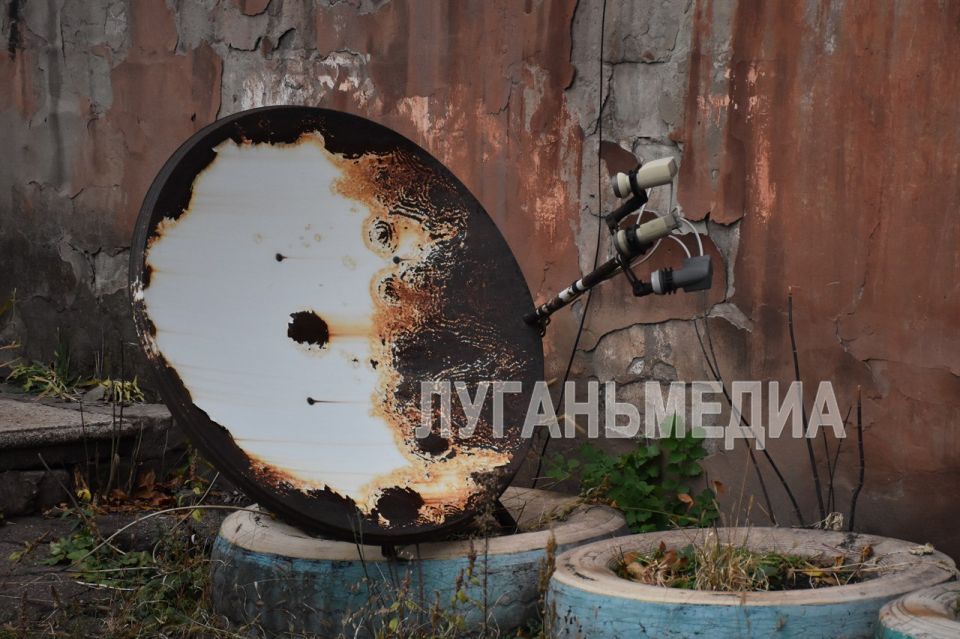 В Алчевске продолжается работа по демонтажу нелицензионного оборудования для приема спутникового сигнала В Алчевске продолжается работа по демонтажу нелицензионного оборудования для приема спутникового сигнала