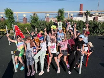 Алтай отправит на морской отдых около 400 ребят из ЛНР следующим летом