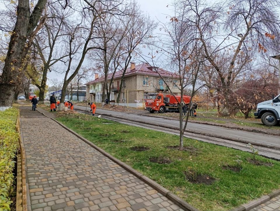 Сергей Крамаренко: В рамках реализации программы по благоустройству подрядная организация «Луганский автодор» приступили к ремонту участка автодороги в городе Зимогорье по улице Луначарского Сергей Крамаренко: В рамках реализации программы по благоустройству подрядная организация «Луганский автодор» приступили к ремонту участка автодороги в городе Зимогорье по улице Луначарского