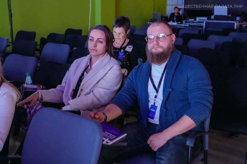 В рамках форума также работали две ключевые площадки, собравшие активных представителей некоммерческого сектора, социального бизнеса и органов власти В рамках форума также работали две ключевые площадки, собравшие активных представителей некоммерческого сектора, социального бизнеса и органов власти