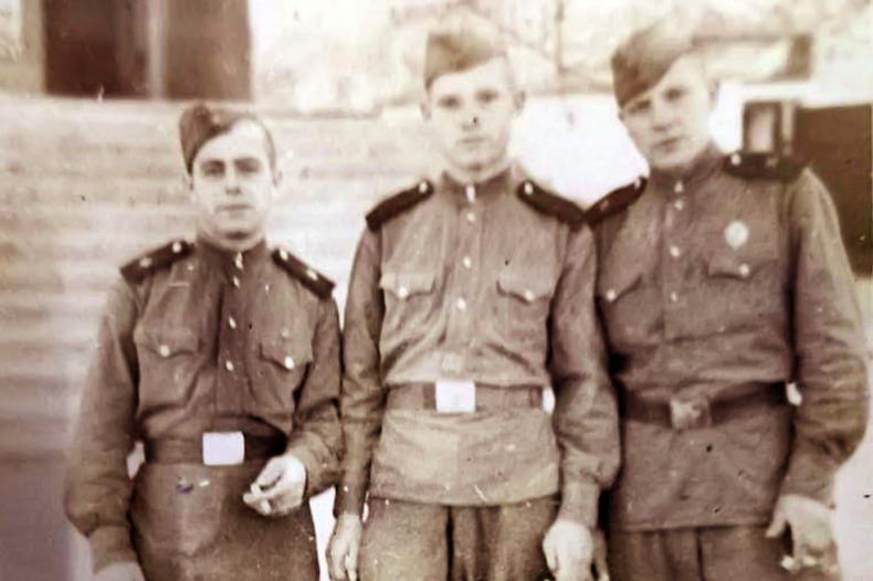 В Червонопартизанске поздравили юбиляра с 90-летием! В Червонопартизанске поздравили юбиляра с 90-летием!