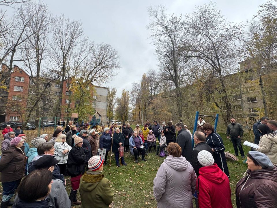 Жители квартала Пролетариата Донбасса поделились проблемами в рамках "Муниципального диалога" Жители квартала Пролетариата Донбасса поделились проблемами в рамках "Муниципального диалога"