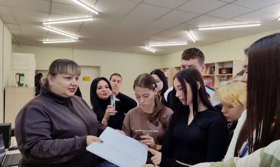 В модельной библиотеке МБУ "АГЦБС" прошел час добра, приуроченный Международному дню слепых В модельной библиотеке МБУ "АГЦБС" прошел час добра, приуроченный Международному дню слепых
