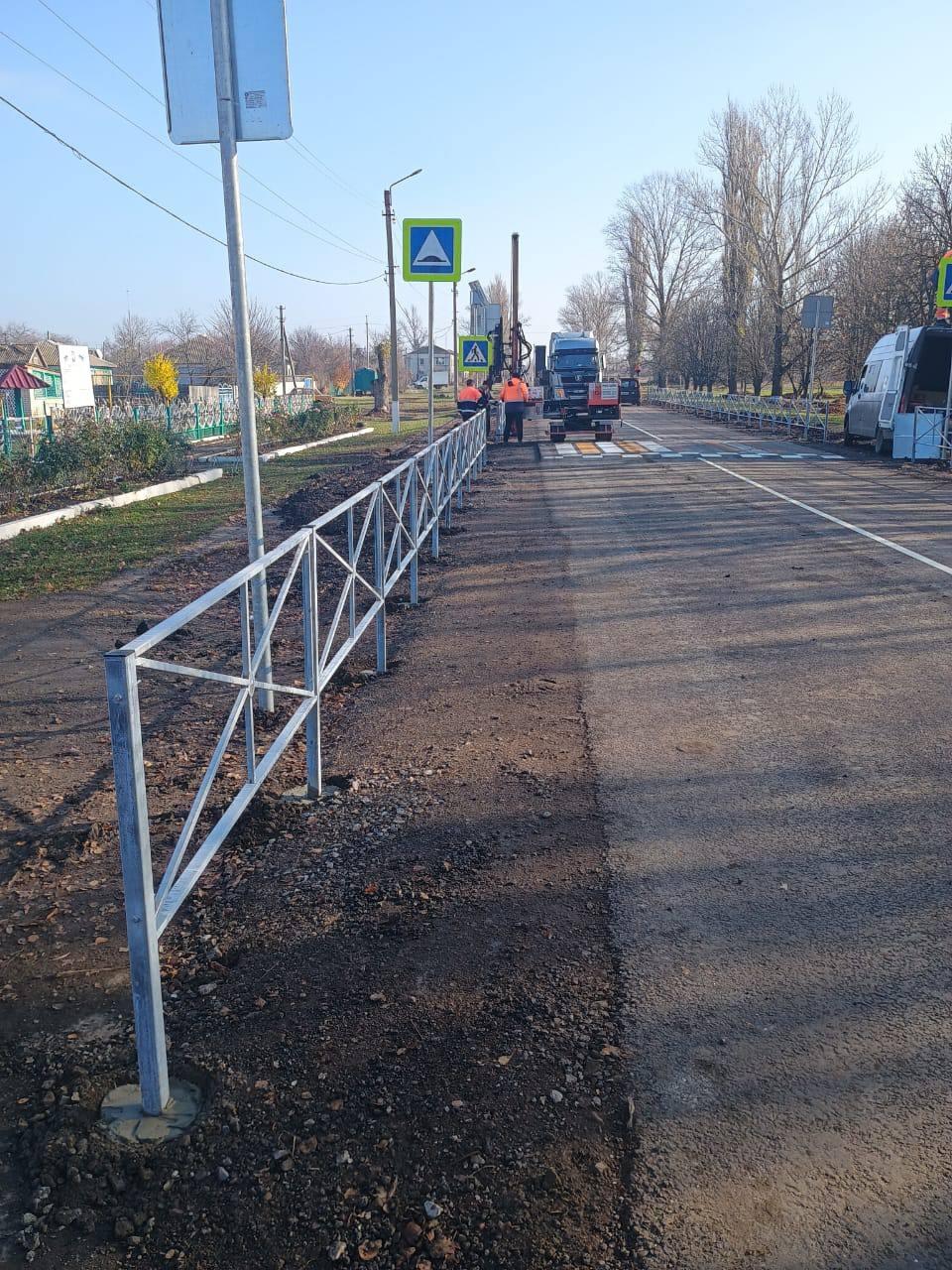 Регион-шеф нанес дорожную разметку трассы Ганусовка - Новороссошь