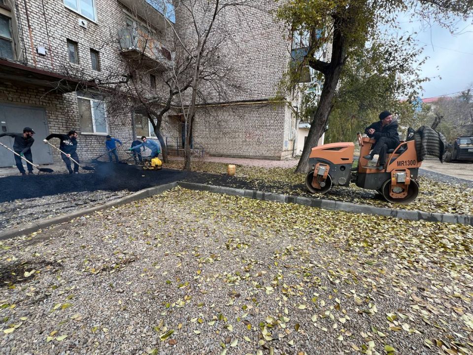 В рамках плана ремонта дорог Краснодонского муниципального округа на 2025 год продолжаются работы по обновлению участка внутриквартальной дороги по адресу: г. Краснодон, ул. Микроцентр, 1. Эти меры направлены на повышение... В рамках плана ремонта дорог Краснодонского муниципального округа на 2025 год продолжаются работы по обновлению участка внутриквартальной дороги по адресу: г. Краснодон, ул. Микроцентр, 1. Эти меры направлены на повышение...