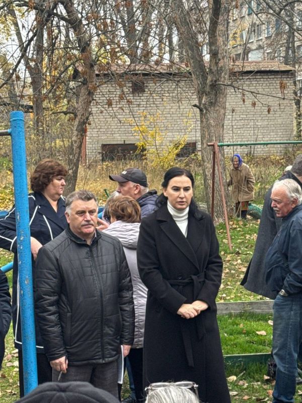 Яна Пащенко: Встреча в рамках проекта партии «Единая Россия» «Муниципальный диалог» состоялась в квартале Пролетариата Донбасса Яна Пащенко: Встреча в рамках проекта партии «Единая Россия» «Муниципальный диалог» состоялась в квартале Пролетариата Донбасса