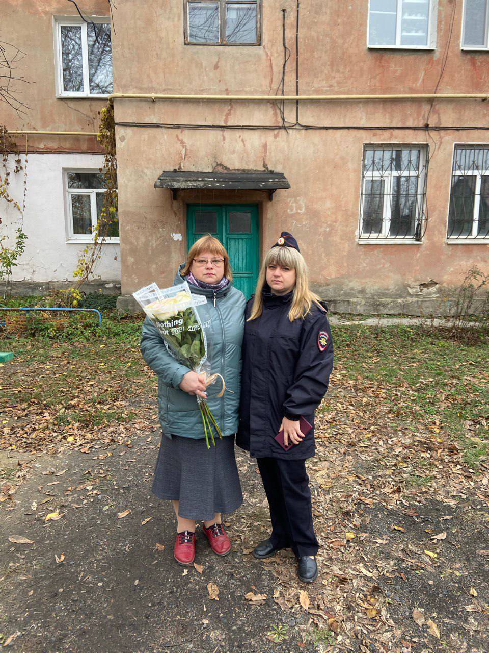 111Полицейские Краснодона посетили родственников погибших коллег и возложили цветы к мемориалу ушедшим в вечность стражам правопорядка 111Полицейские Краснодона посетили родственников погибших коллег и возложили цветы к мемориалу ушедшим в вечность стражам правопорядка