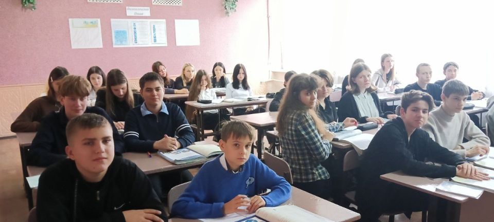 В Лутугинской школе №2 прошли уроки по финансовой грамотности в рамках всероссийской эстафеты «Мои финансы» В Лутугинской школе №2 прошли уроки по финансовой грамотности в рамках всероссийской эстафеты «Мои финансы»