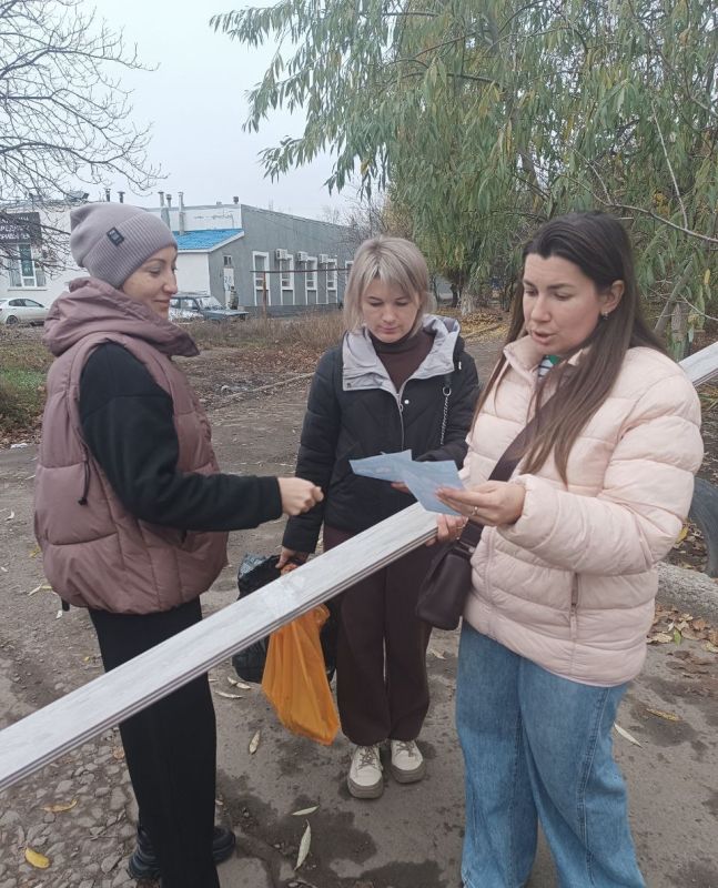 В Ровеньковской школе №3, родительский патруль в очередной раз напомнил о важности безопасного поведения на дорогах В Ровеньковской школе №3, родительский патруль в очередной раз напомнил о важности безопасного поведения на дорогах