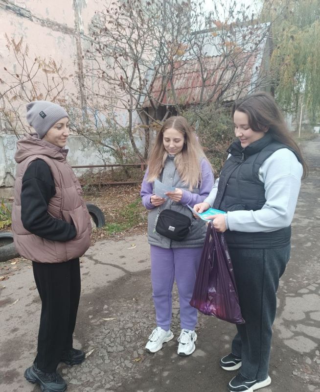 В Ровеньковской школе №3, родительский патруль в очередной раз напомнил о важности безопасного поведения на дорогах В Ровеньковской школе №3, родительский патруль в очередной раз напомнил о важности безопасного поведения на дорогах