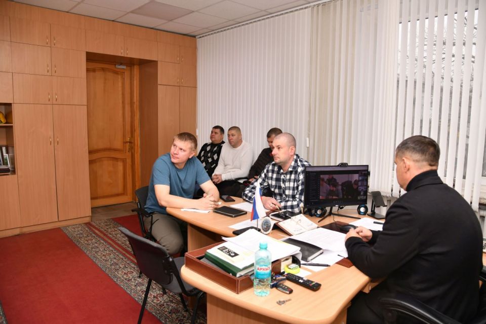 В Администрации Свердловского округа под руководством заместителя Министра строительства и ЖКХ РФ Валерия Леонова состоялось очередное совещание с административно-территориальными единицами (АТЕ) ЛНР, посвященное ходу... В Администрации Свердловского округа под руководством заместителя Министра строительства и ЖКХ РФ Валерия Леонова состоялось очередное совещание с административно-территориальными единицами (АТЕ) ЛНР, посвященное ходу...
