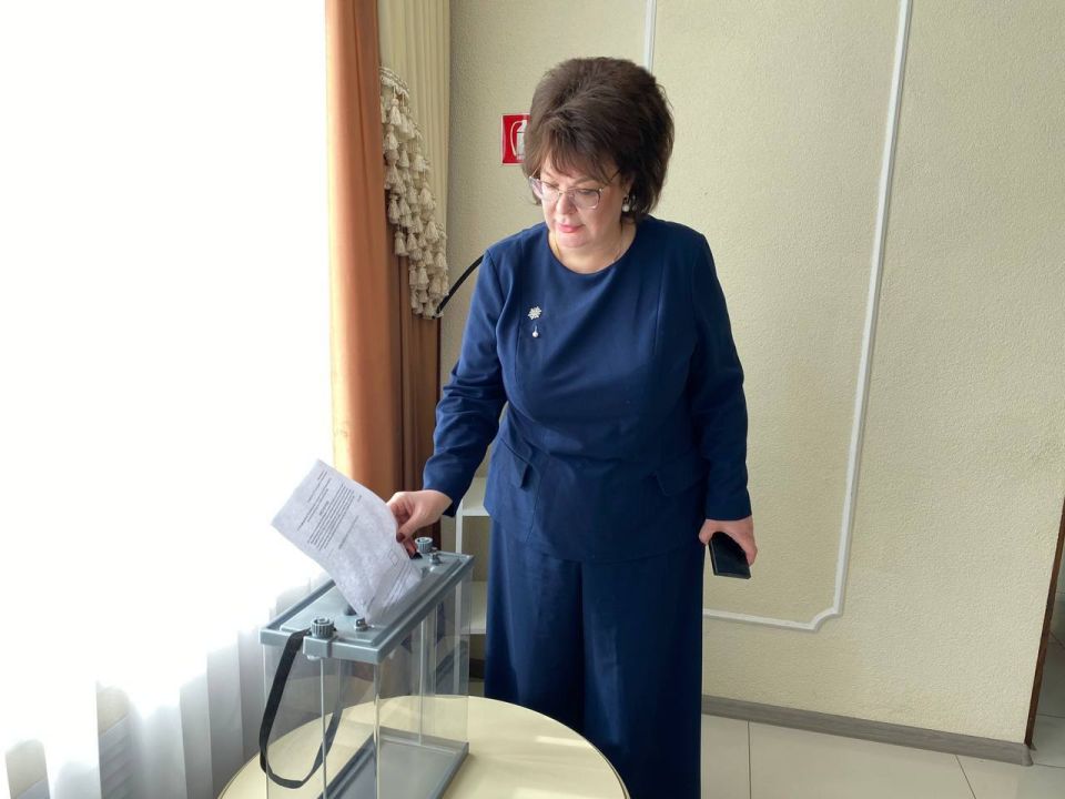 Марина Филиппова: Совместно с Председателем Совета округа Павлом Гречишкиным, депутатами Народного Совета ЛНР Валерием Галинкиным и Геннадием Бунеевым приняла участие в VI Конференции Новоайдарского местного отделения... Марина Филиппова: Совместно с Председателем Совета округа Павлом Гречишкиным, депутатами Народного Совета ЛНР Валерием Галинкиным и Геннадием Бунеевым приняла участие в VI Конференции Новоайдарского местного отделения...