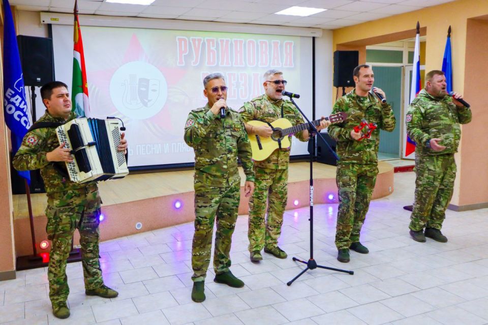 111В Беловодском ДК прошло торжество ко Дню сотрудника ОВД 111В Беловодском ДК прошло торжество ко Дню сотрудника ОВД