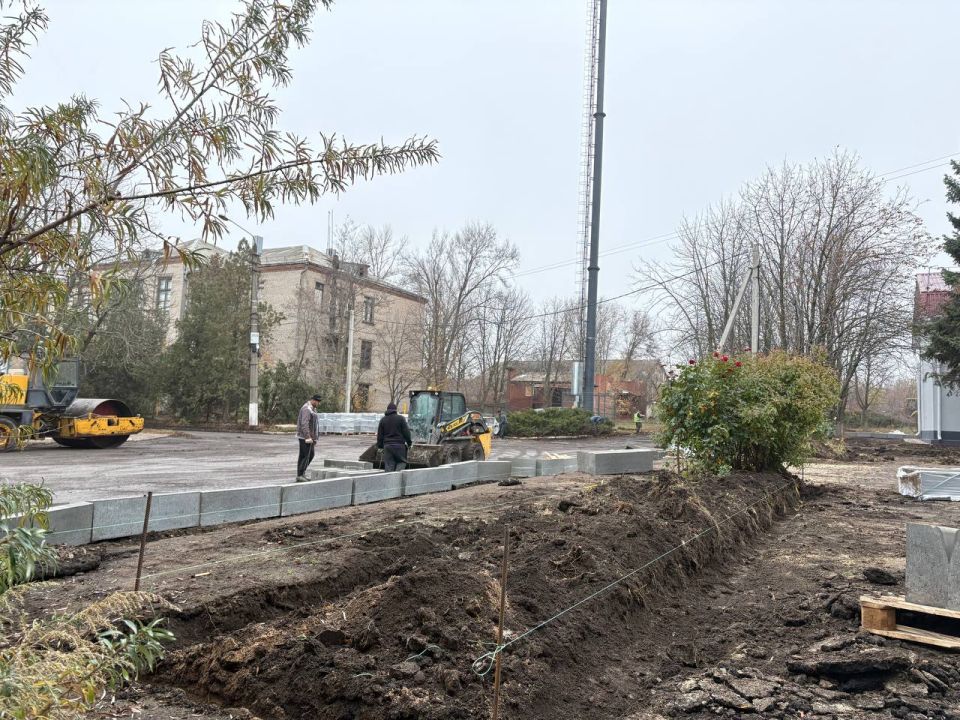 Сергей Крамаренко: В поселке Металлист стартовали работы по благоустройству прилегающей территории к Дому культуры Сергей Крамаренко: В поселке Металлист стартовали работы по благоустройству прилегающей территории к Дому культуры