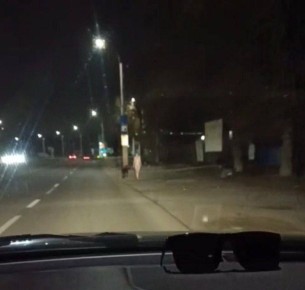 Женщину, гулявшую обнажённой в центре Луганска, доставили в медучреждение