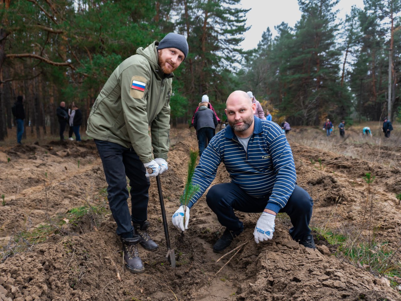 Парк Дружбы обновляется совместными усилиями Парк Дружбы обновляется совместными усилиями