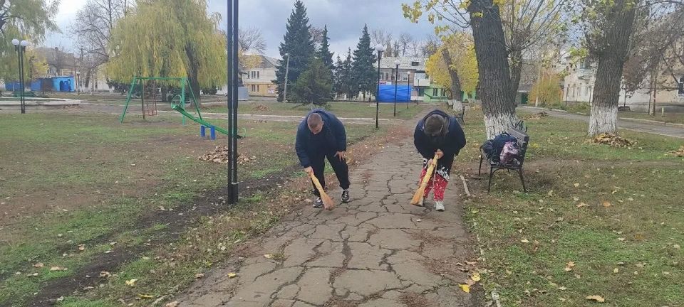В пгт Дубовский состоялся общепоселковый субботник, в котором приняли участие сотрудники отдела по делам территорий Администрации Антрацитовского муниципального округа, ДК пгт Дубовский, участка Дубовский, трудовой коллектив... В пгт Дубовский состоялся общепоселковый субботник, в котором приняли участие сотрудники отдела по делам территорий Администрации Антрацитовского муниципального округа, ДК пгт Дубовский, участка Дубовский, трудовой коллектив...