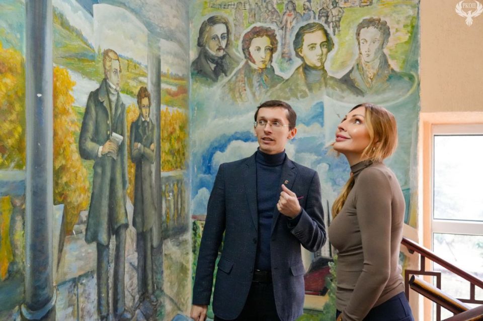 Даша Букина Наталья Бочкарева посетила Луганск Даша Букина Наталья Бочкарева посетила Луганск