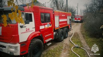 Спасатели потушили пожар в Славяносербске