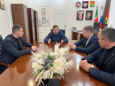 Посетили город Апастово РеспубликиТатарстан совместно с Санкин Владимир Владимировичем – депутатом Народного Совета ЛНР, закрепленного за г. Лисичанск и Околелов Алексеем Юрьевичем – депутатом Народного Совета ЛНР...