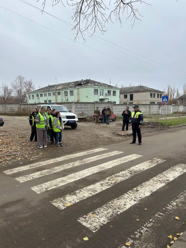 Сотрудники Госавтоинспекции осуществили профилактический визит в Республиканский учебно-реабилитационный центр «Хрусталик» Сотрудники Госавтоинспекции осуществили профилактический визит в Республиканский учебно-реабилитационный центр «Хрусталик»