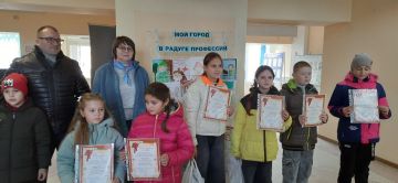     2025                     ,      3...