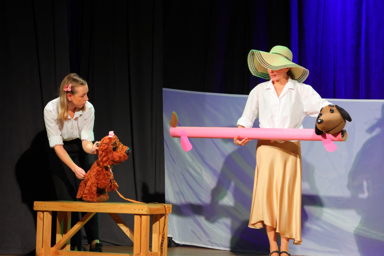 В Луганском академическом музыкально-драматическом театре имени М. Голубовича состоялась премьера детского кукольно-драматического спектакля «Умная собачка Соня» В Луганском академическом музыкально-драматическом театре имени М. Голубовича состоялась премьера детского кукольно-драматического спектакля «Умная собачка Соня»