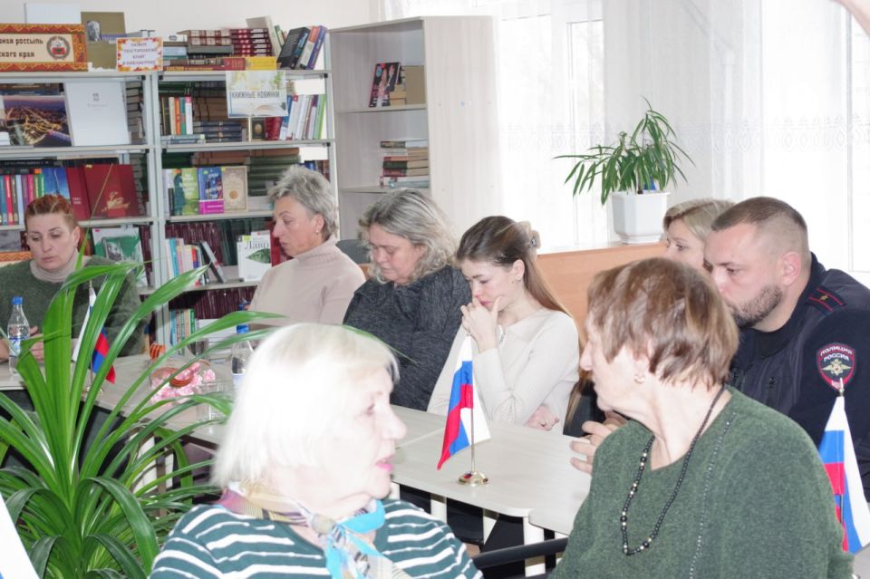 В Славяносербской центральной библиотеке состоялось открытие выставки «Без срока давности» В Славяносербской центральной библиотеке состоялось открытие выставки «Без срока давности»