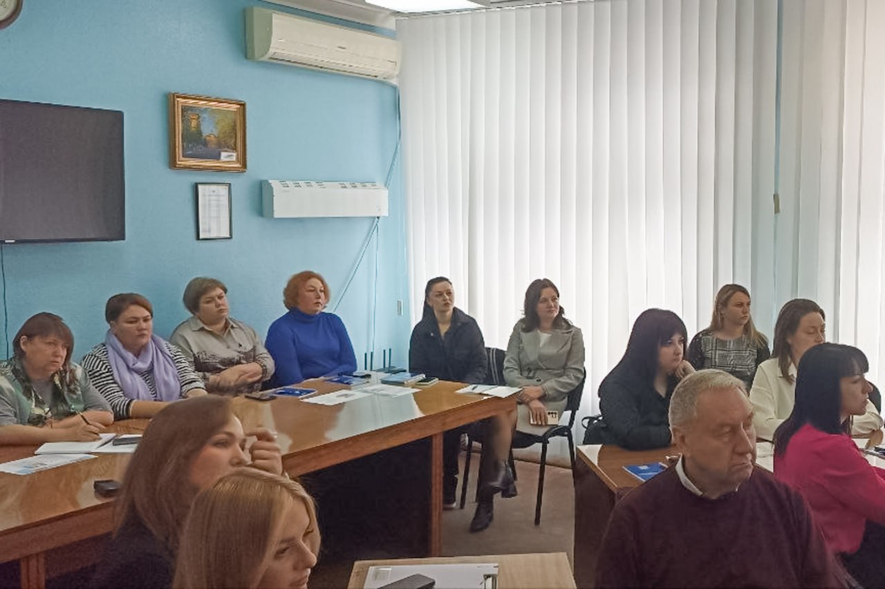 Парламентарии продолжают работу с проблемами жителей республики Парламентарии продолжают работу с проблемами жителей республики