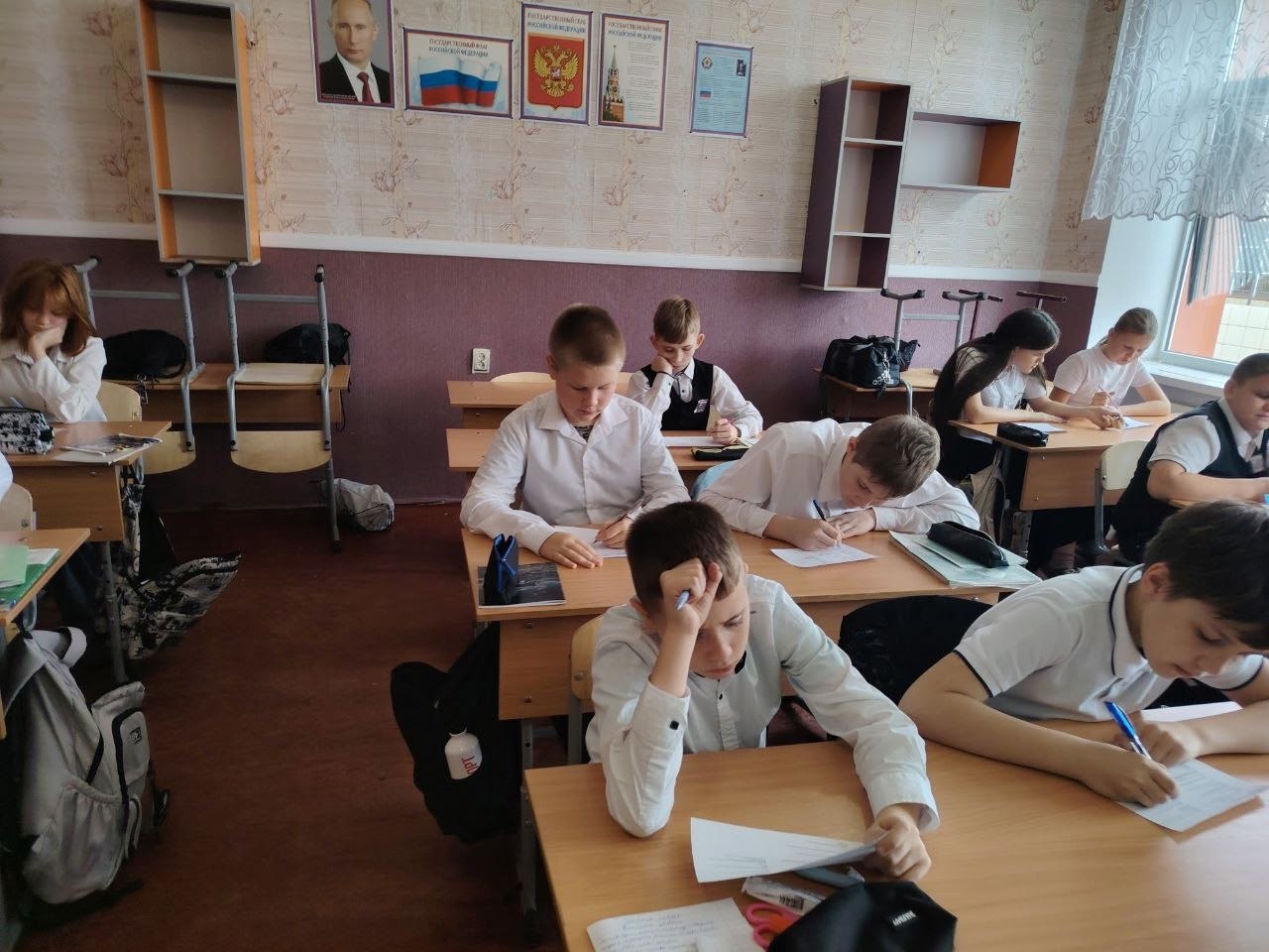 Социальным педагогом Брянковской специализированной школы №1 проведена профилактическая беседа "Безопасность в сети Интернет" с целью информирования обучающих о правилах ответственного и безопасного пользования услугам... Социальным педагогом Брянковской специализированной школы №1 проведена профилактическая беседа "Безопасность в сети Интернет" с целью информирования обучающих о правилах ответственного и безопасного пользования услугам...